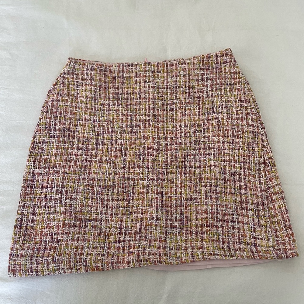 Mini pink skirt